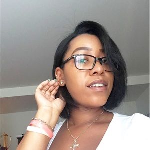 Meet your Posher, Leah